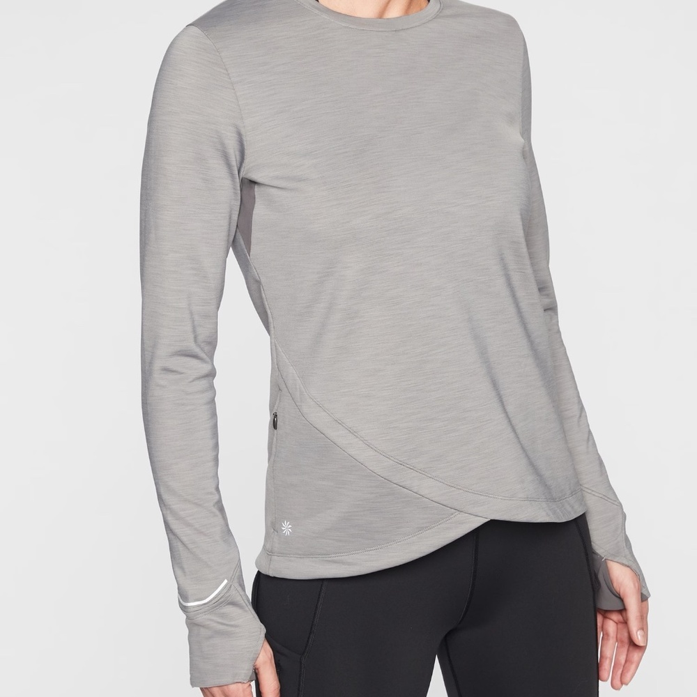 Brand New Athleta "BOOT CAMP CREW" Top, Size Small